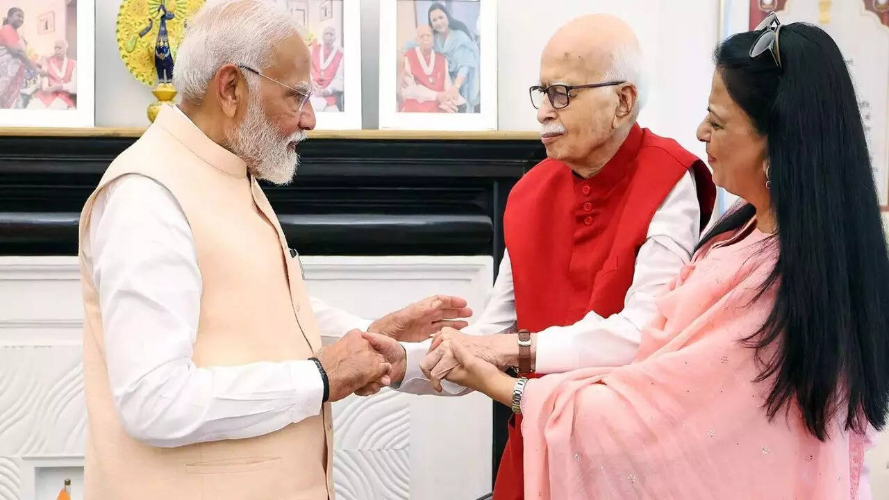 'Statesman of vision and integrity’: PM Modi visits LK Advani on his 98th birthday; BJP leaders extend greetings