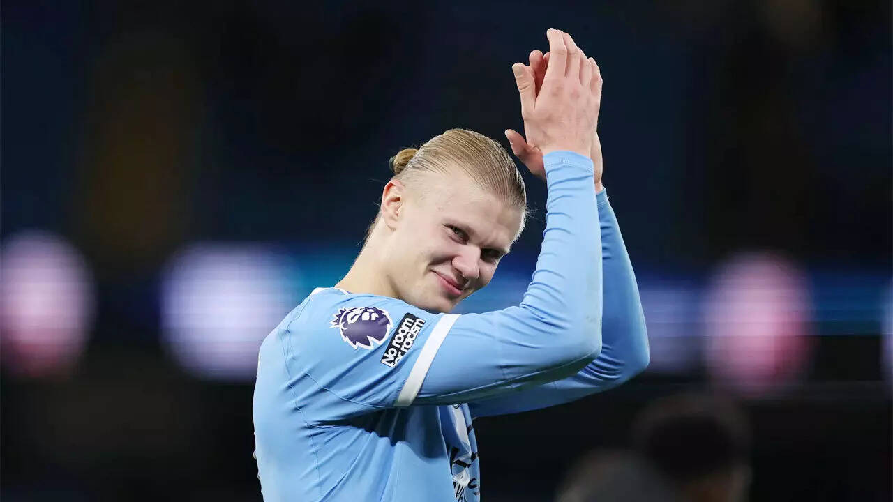 City crush Liverpool 3-0 to close in on Premier League leaders Arsenal