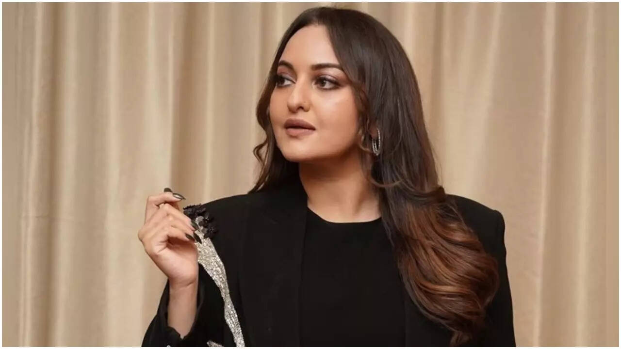 Sonakshi fuels pregnancy rumors; Tamannaah replaces in Da-Bangg tour