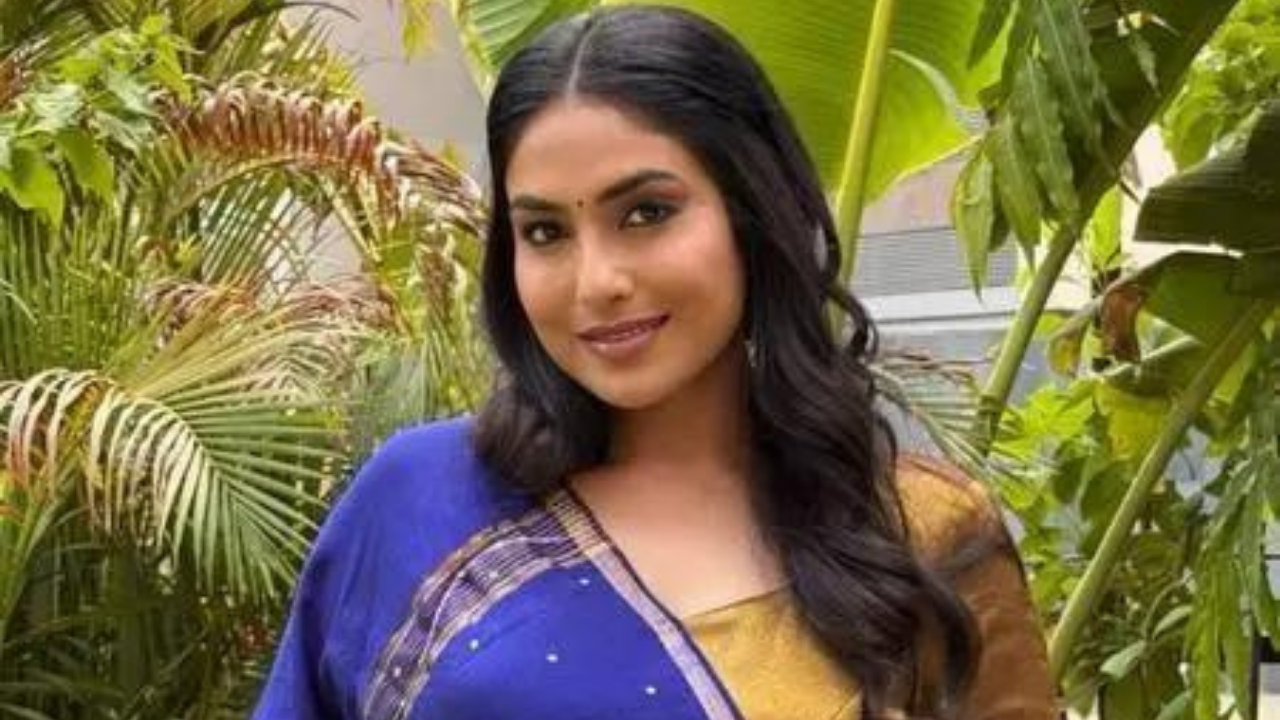 Gujarati actress Niilam Paanchal alleges threat, abuse by cab driver; misses train, cops step in after her tweets