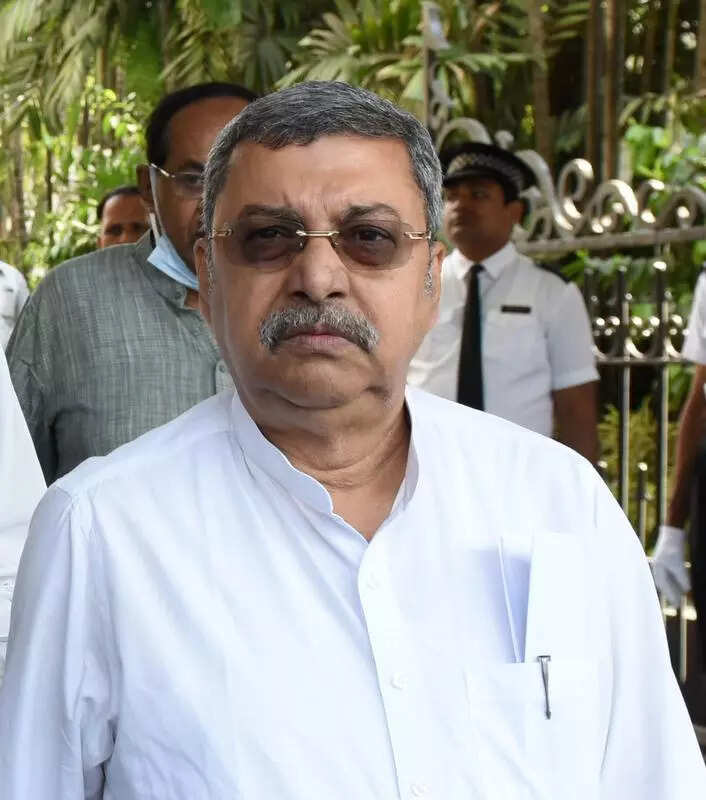 Kalyan hits back at Guv for SIR remark