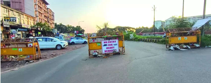 Commuters bear brunt of traffic curbs at Ravanfond
