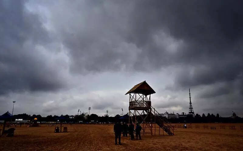 City gets orange alert today after a week without rain