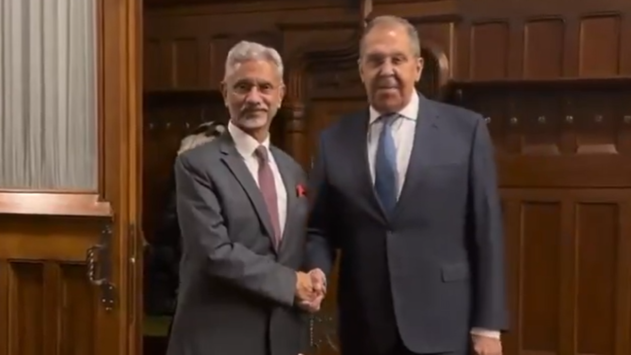 EAM S. Jaishankar meets Russian FM Sergey Lavrov in Moscow; talks focus on deepening India–Russia ties ahead of Putin's Delhi visit