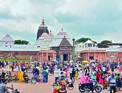 Officials inspect ramps to be installed in Puri shrine for new darshan system