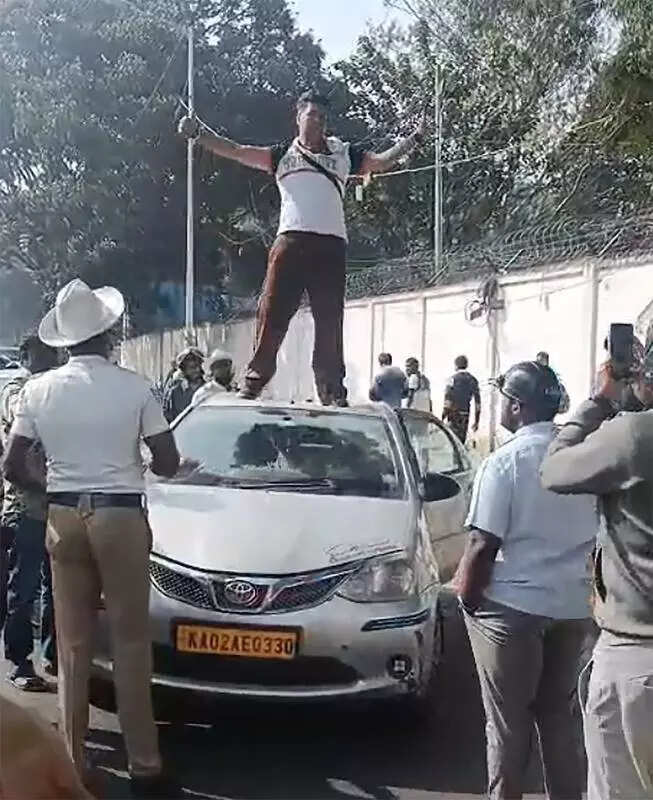 Traffic stops on Bengaluru’s Ballari Road as man dances on cab
