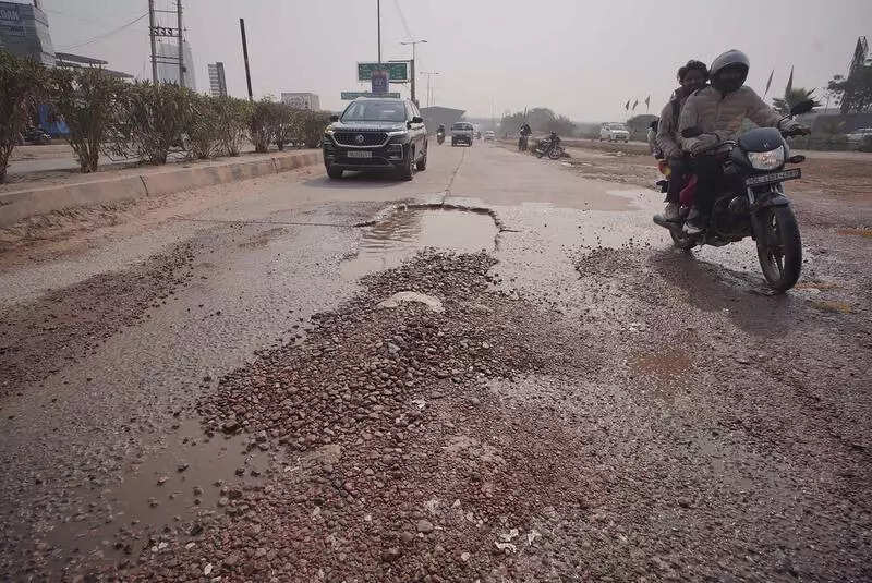 Heavy traffic takes toll on key link to Delhi as commuters avoid Dwarka eway