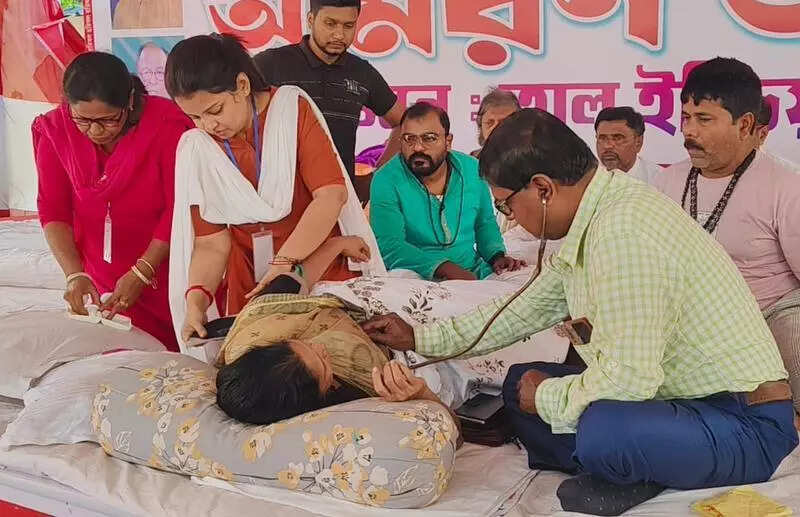 Mamata Bala collapses mins before ending SIR protest fast