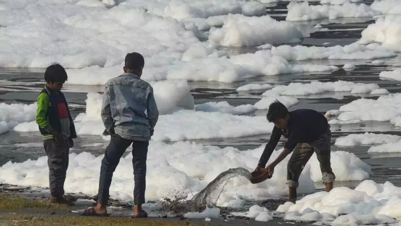 Dirty picture: Make-up fades, frothing returns to Yamuna