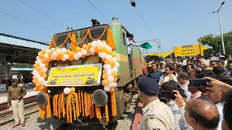 Pilgrim train leaves Berhampur for MP trip