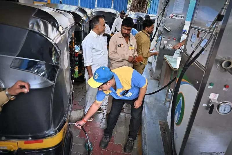 Mumbai: CNG supply resumes after struggle faced by commuters and drivers on day three