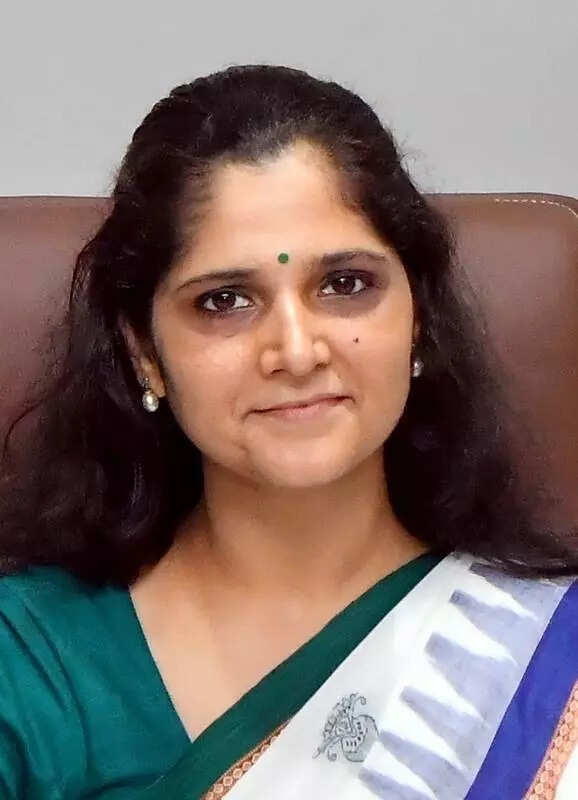 Collector urges public to make maximum use of voter facilitation centres