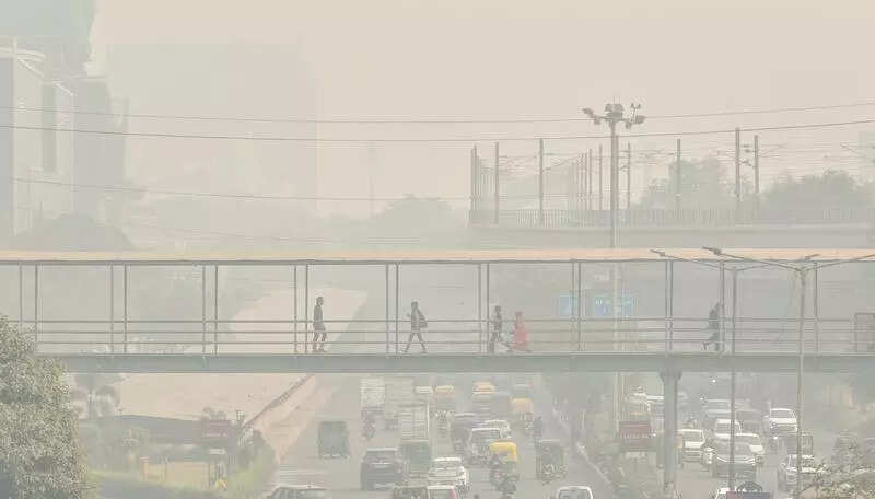 Met factors keep Gurgaon AQI in ‘poor’ zone for second day