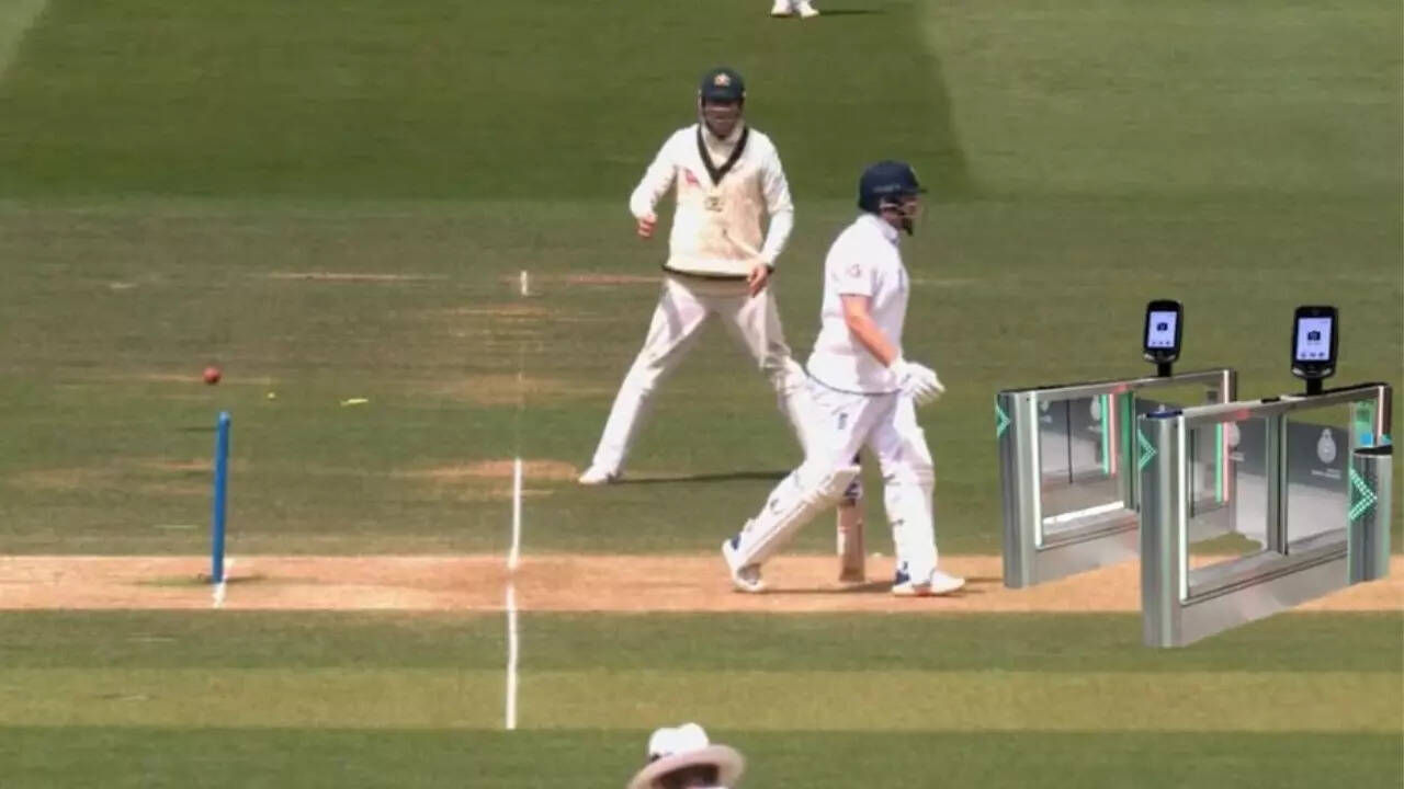 Mind games! Aus Force tells English fans: Wait for instructions… unlike Bairstow