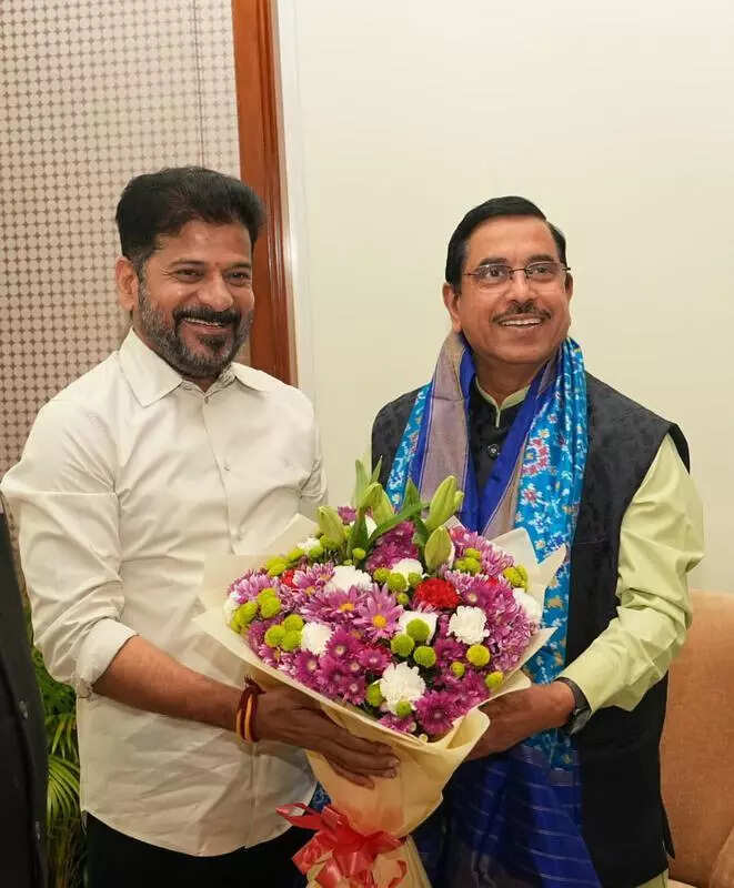 Revanth urges Centre to roll out fine rice distribution nationwide