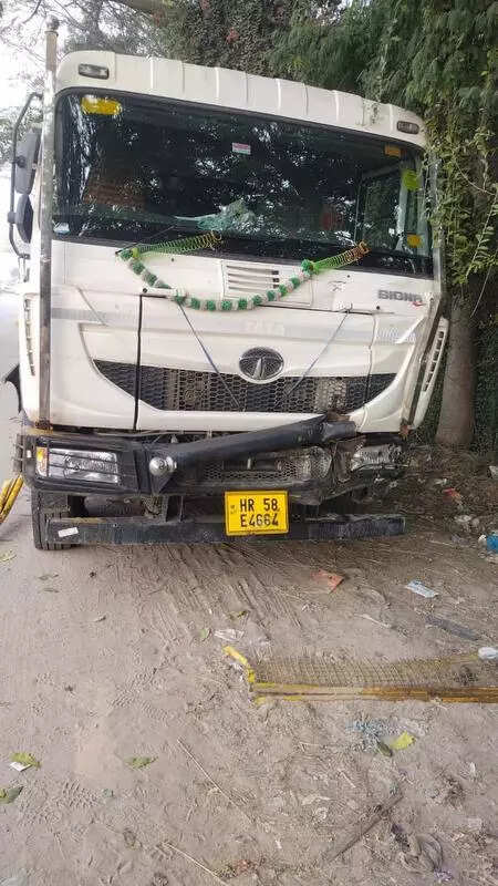 Truck smashes barricades, crushes cop on duty to death in Gurgaon