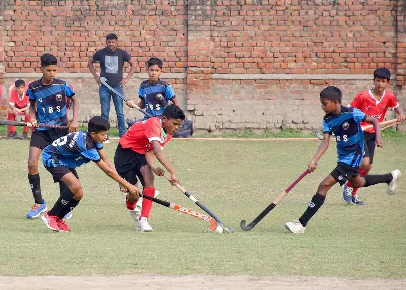 Karampur, Bhadohi set up title clash