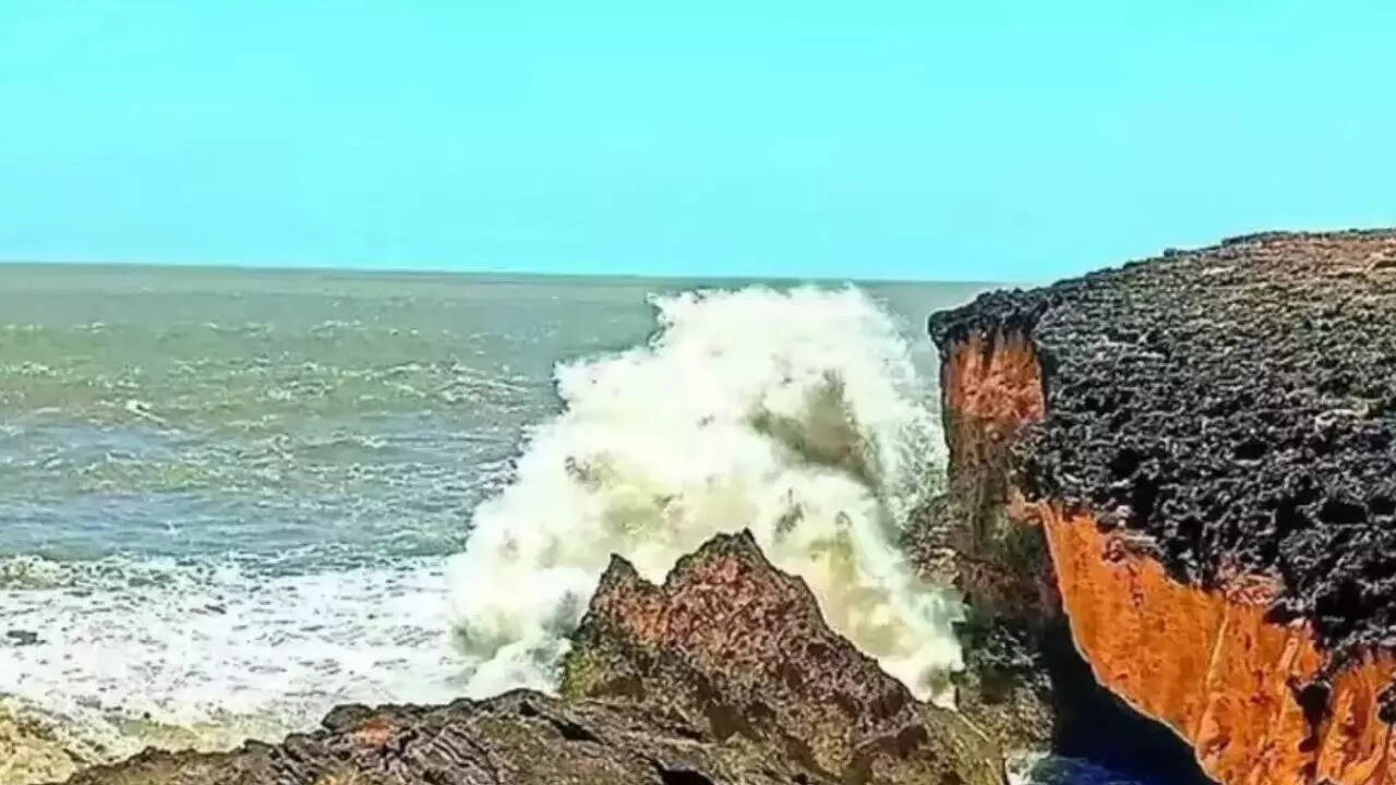 Andaman & Nicobar Islands on alert: IMD issues cyclone warning with heavy rain; fishermen advised to avoid sea till Nov 23