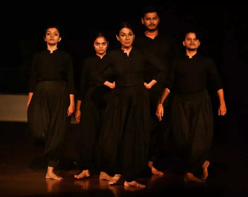 Mallika Sarabhai’s ‘Meanwhile, Elsewhere’ takes Hyderabad on a journey