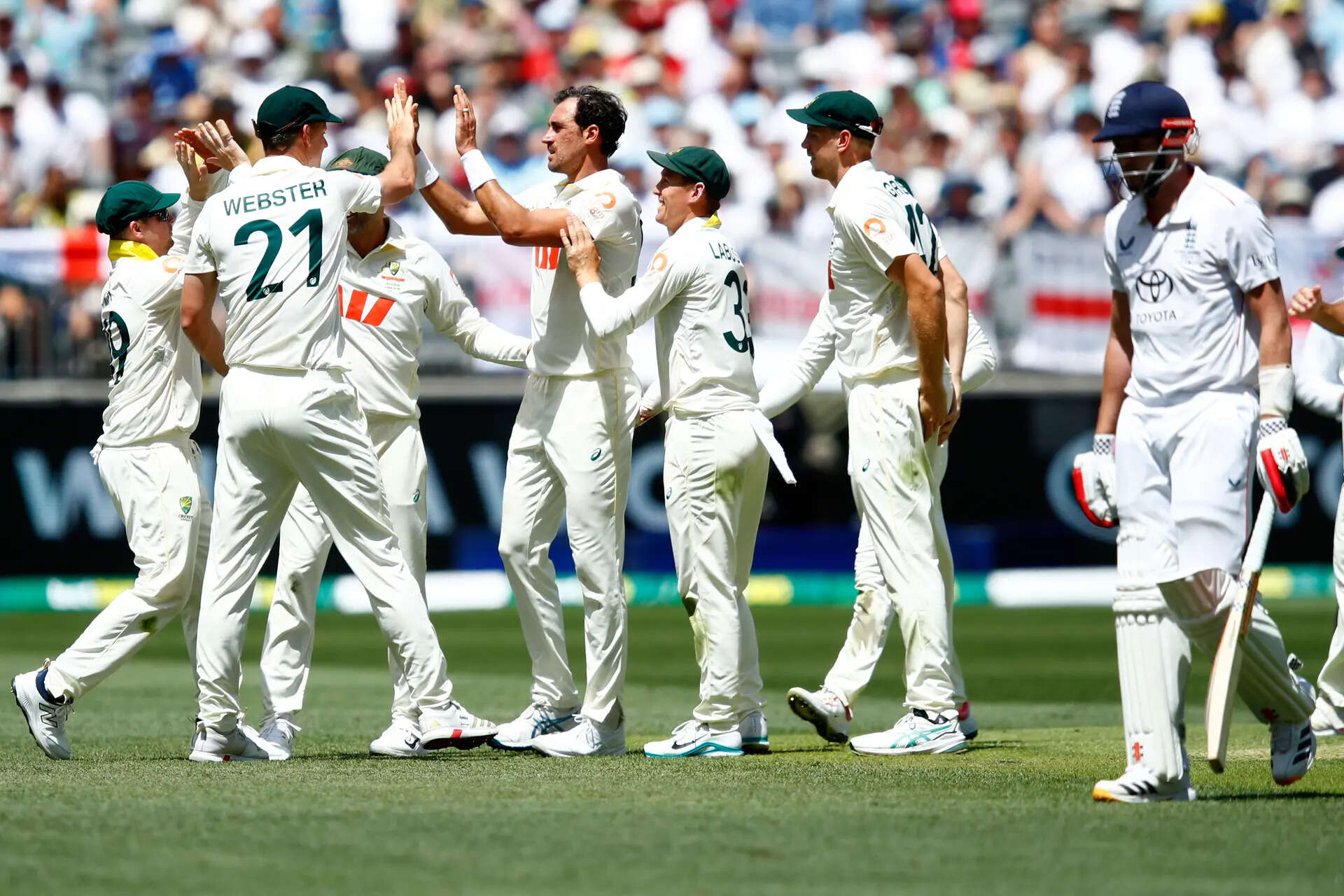 England 122/7 in 30.0 Overs | AUS vs ENG Live Score, 1st Ashes Test Day 2: Mitchell Starc’s sensational 10-for floors England; Joe Root, Ben Stokes fall cheaply again  – The Times of India