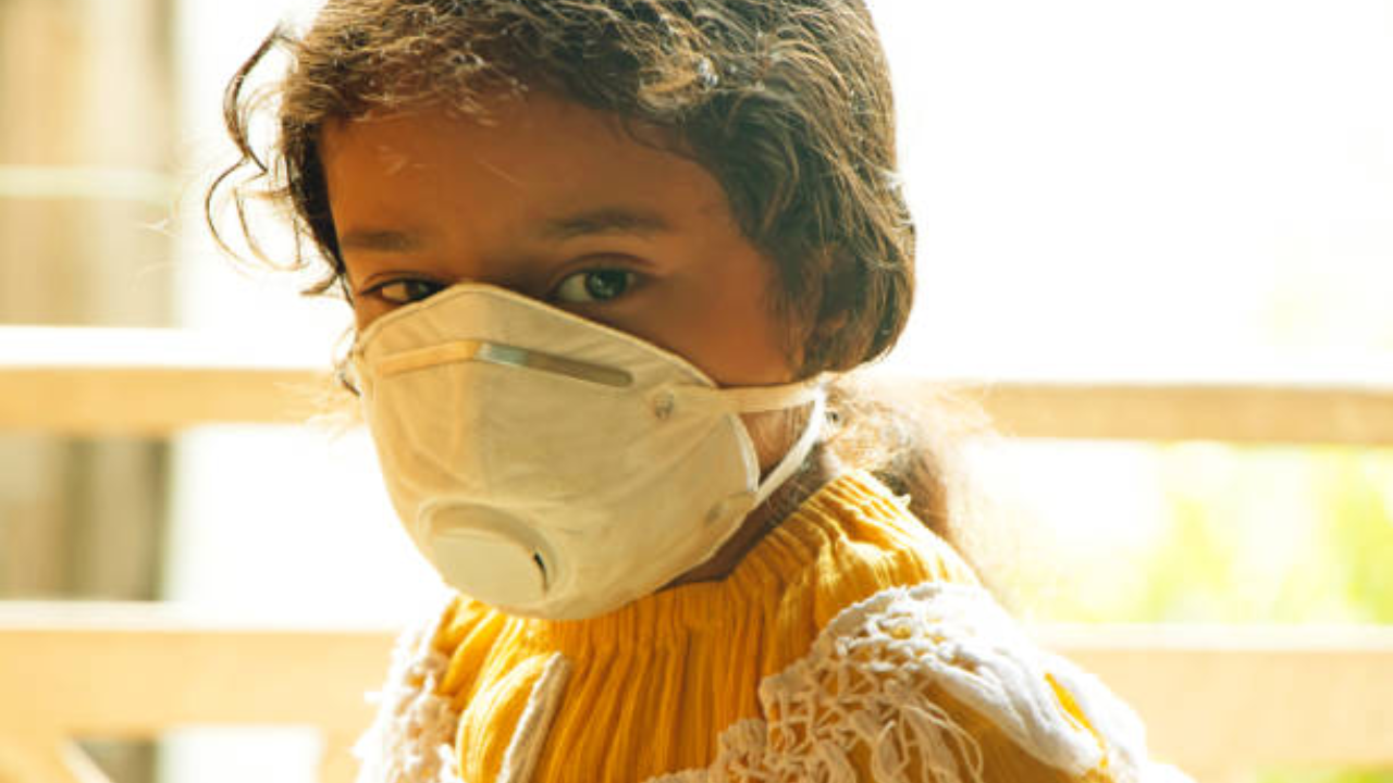 How to safeguard children and the elderly from winter pneumonia