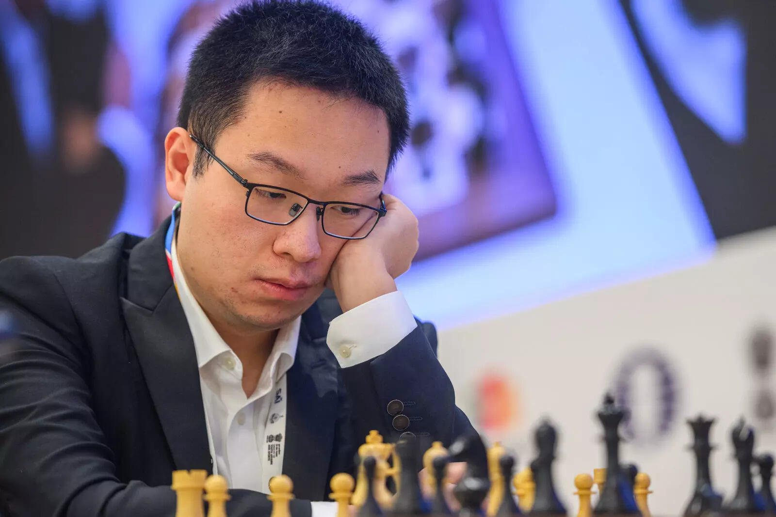 Maybe Esipenko was tired and blundered: Yi