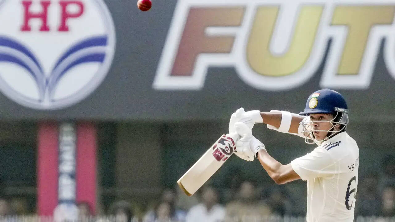 IND vs SA LIVE: Jadeja delivers first blow, sends Rickelton back