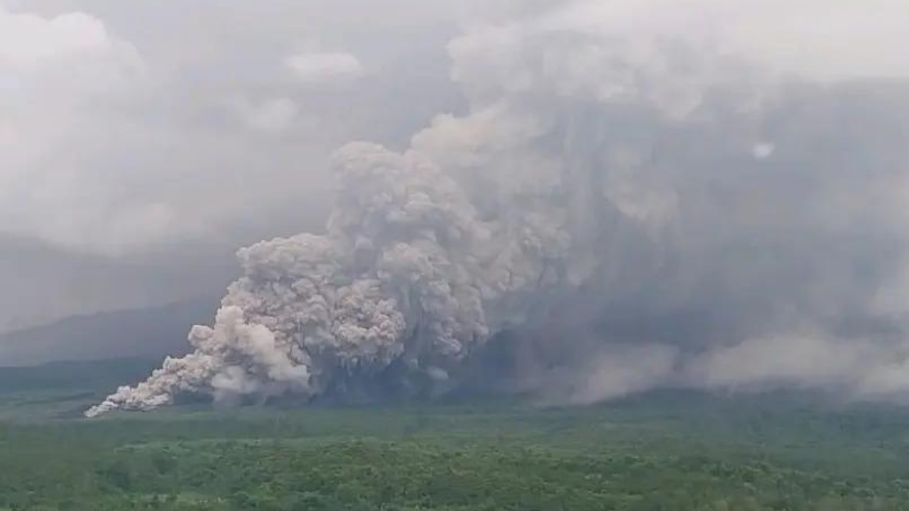 After 10,000 years of dormancy, Ethiopia’s volcanic ash cloud eruption impacts India skies; 28 flights rerouted