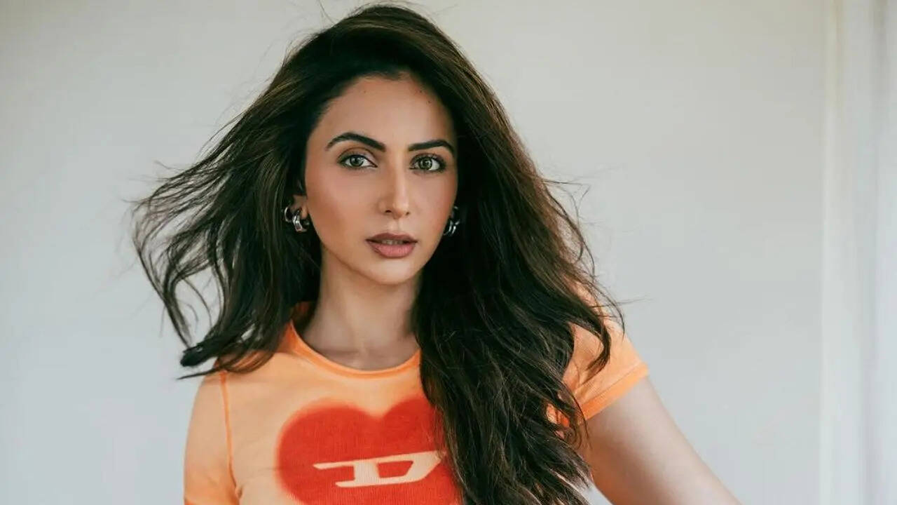 Rakul Preet Singh issues alert against WhatsApp imposter using her name