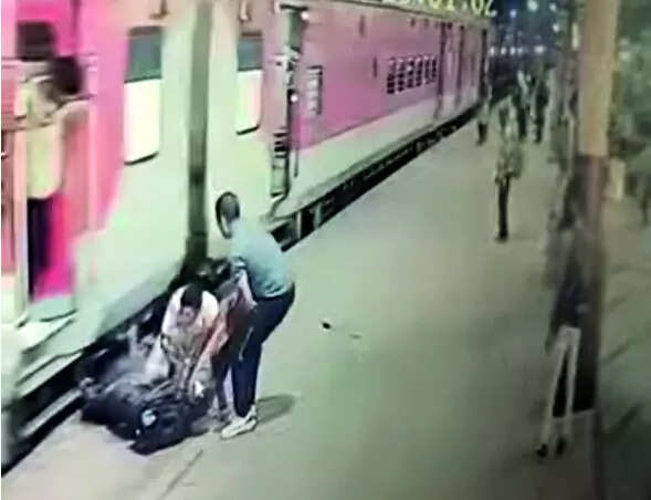 Man pulled to safety by rail cops at Margao station