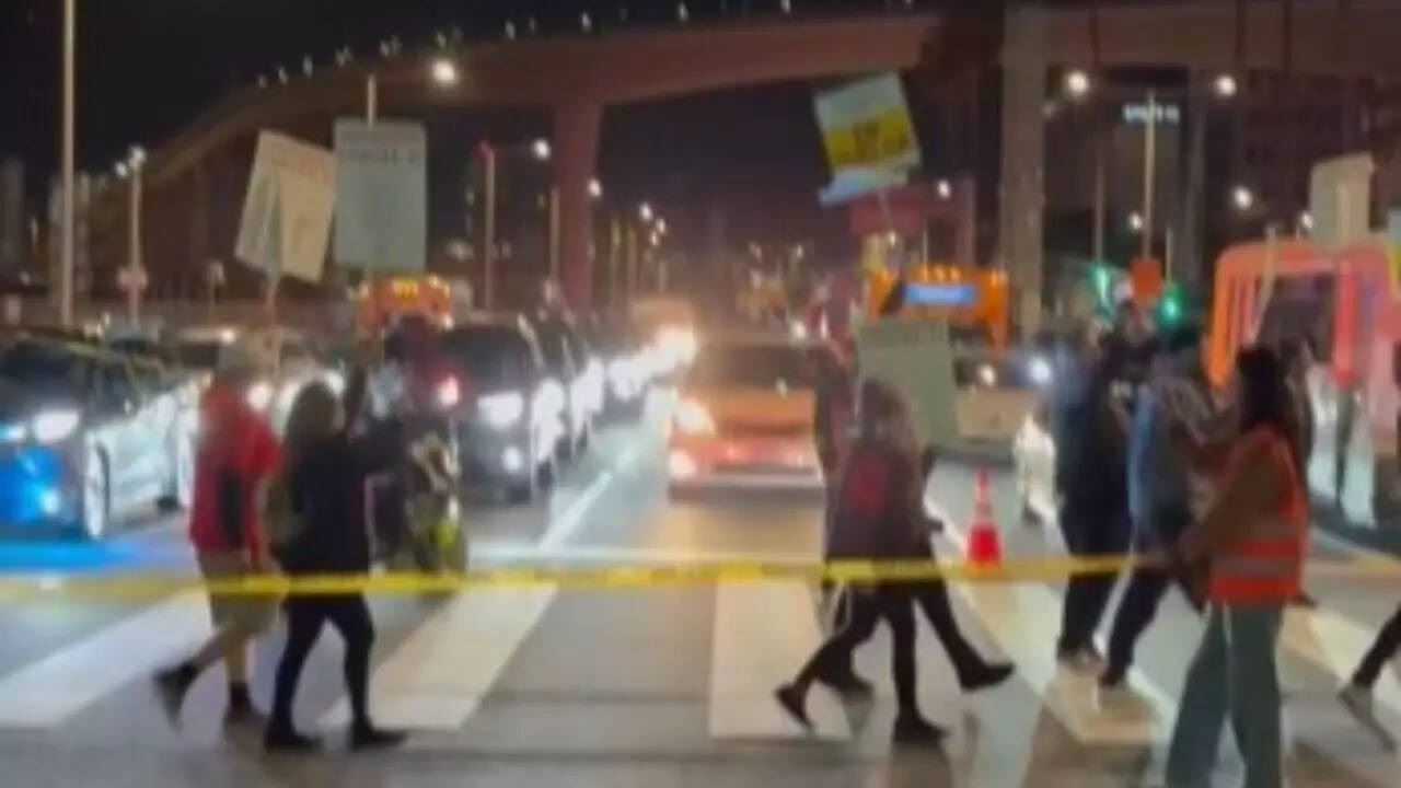 LA airport catering staff protest near LAX; traffic slows down — watch