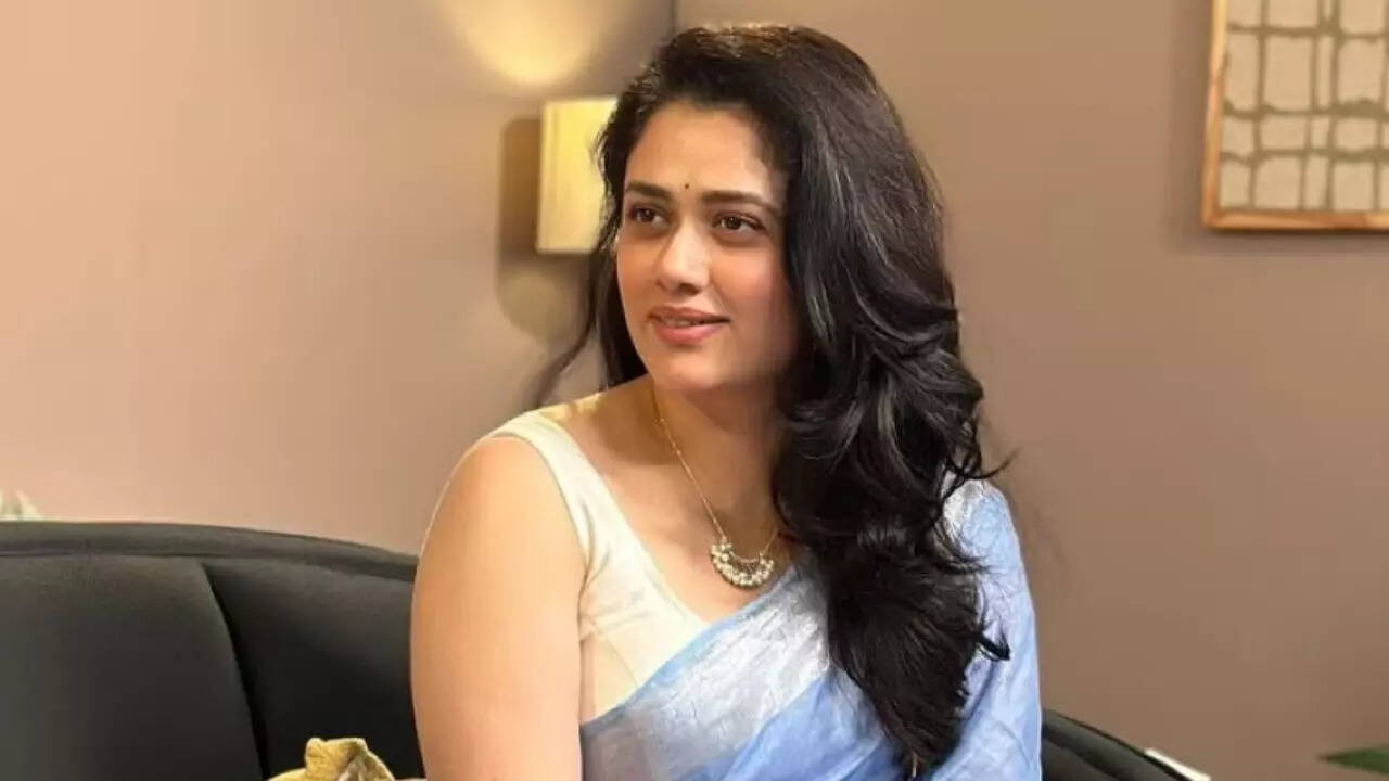 Girija Oak says she took therapy to deal with parents' divorce