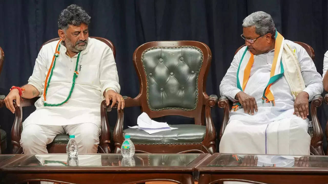 Siddharamaiah vs DKS: Rift, 'secret deal' and an admission - what's happening in Karnataka?