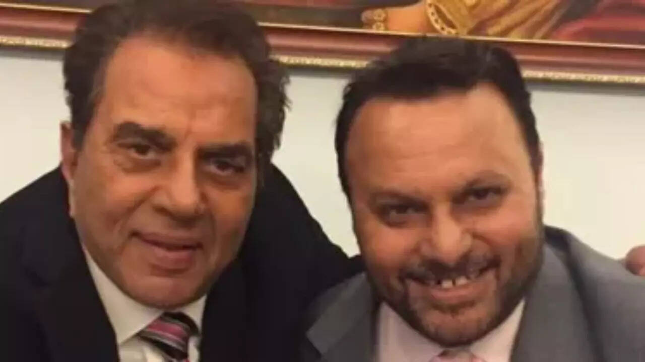 Anil Sharma on Dharmendra's final moments before death
