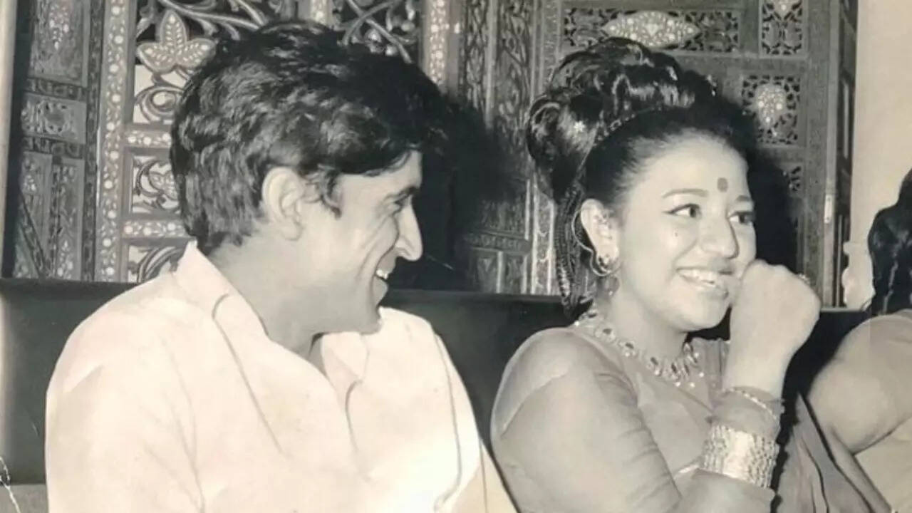 When Honey Irani revealed how Javed Akhtar proposed