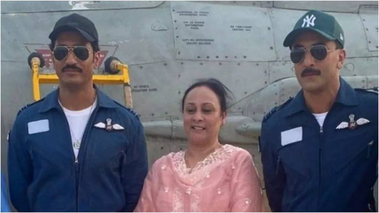 RK, Vicky's leaked pics leave fans questioning their looks