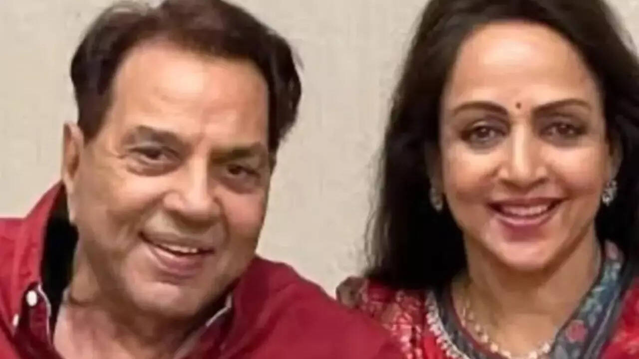 'Hema Malini kept bhagwad gita path, bhajan for Dharmendra'
