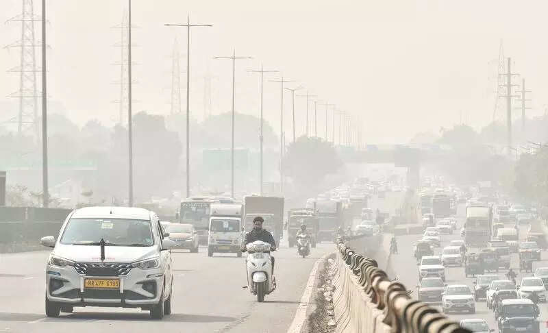 Haze hangs over Gurgaon, air ‘very poor’ for two days in row