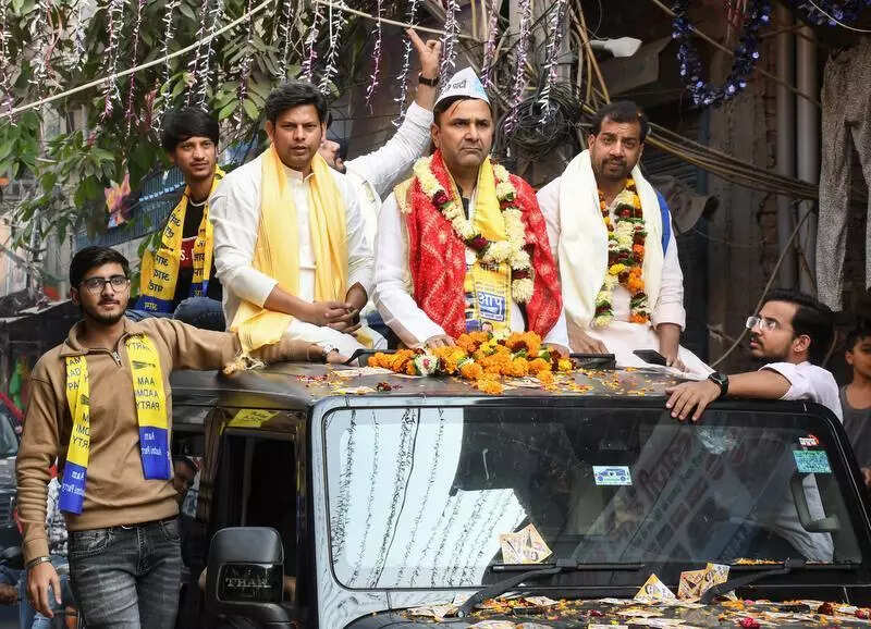 GK-I &amp; Sangam Vihar witness intense burst of campaigning