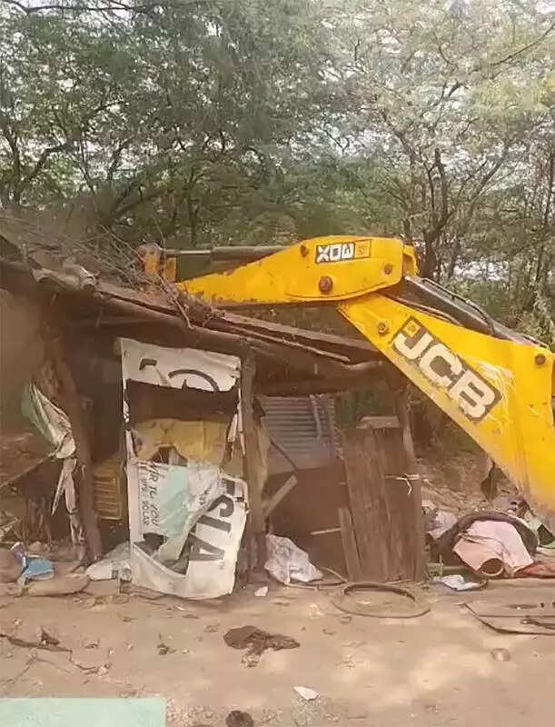 Illegal mobile towers set up in protected Faridabad Aravalis face demolition, telcos to be served notices