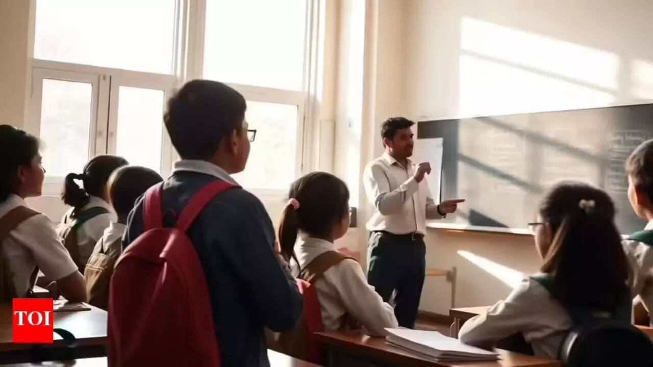 Panel hears 'no Hindi before Class 5' refrain in Maharashtra