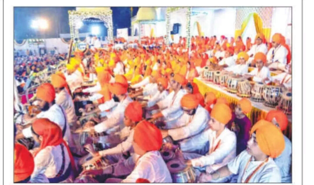 Mumbai: 350 children perform “Salok  Mahalla 9” first time ever in the world during 350th martyrdom anniversary of Guru Tegh Bahadur Sahib