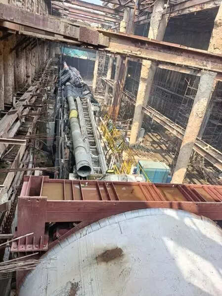 DMRC constructs underground tunnel without disrupting services on Red Line