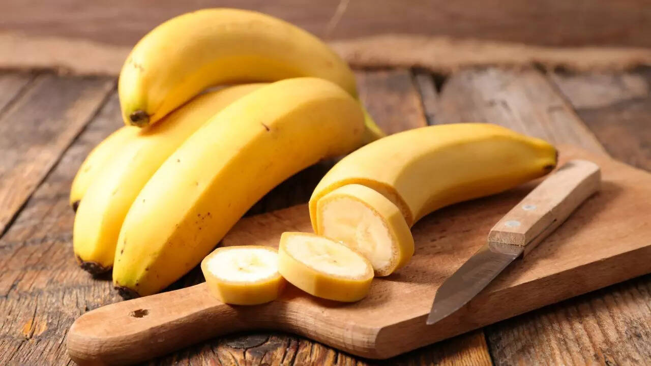 What is the best time to eat bananas: Before, during or after workouts