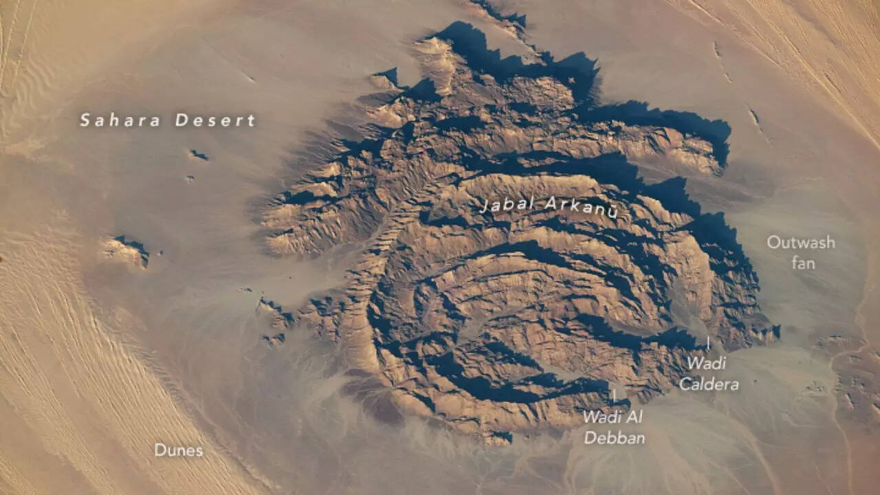 Satellite image reveals how Jabal Arkanū’s rings survived millions of years in the Sahara Desert