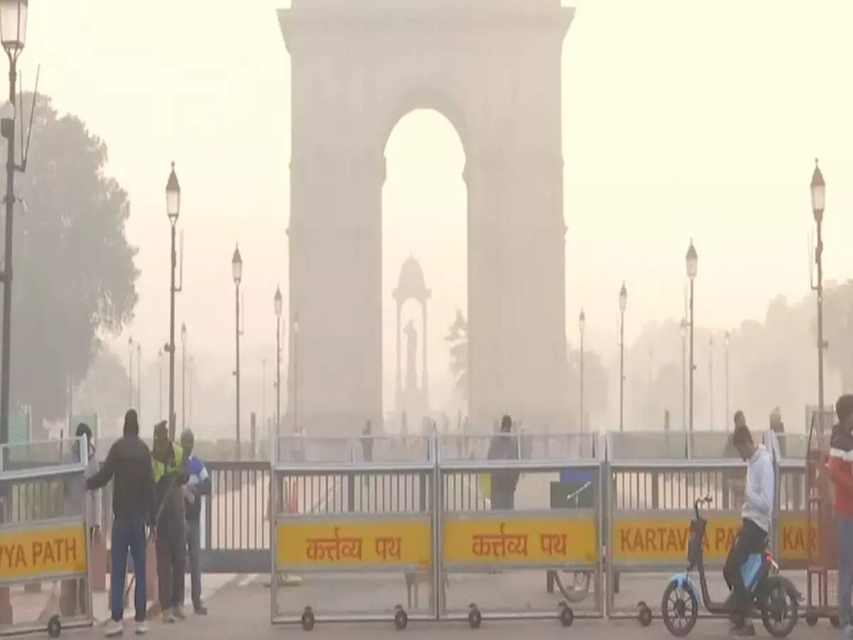 New Delhi weather today: Sunny skies, cool temps, but severe pollution warning