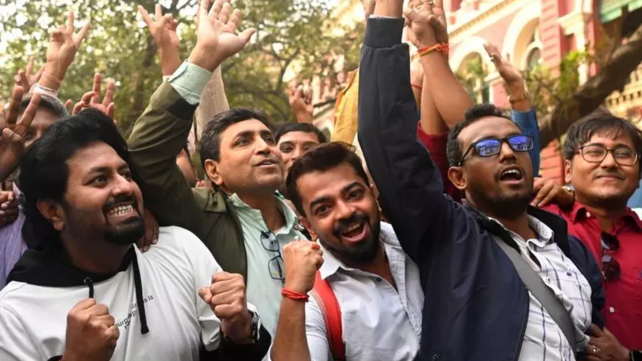 ‘Innovating at pleasure’: Calcutta HC quashes order to scrap 32,000 teacher appointments; court says only 360 cases had irregularities