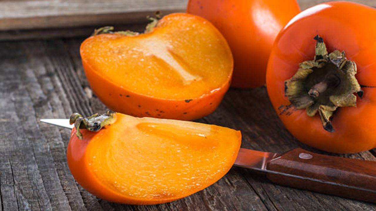 Persimmon superfruit: Why it loves your heart and the best ways to eat it