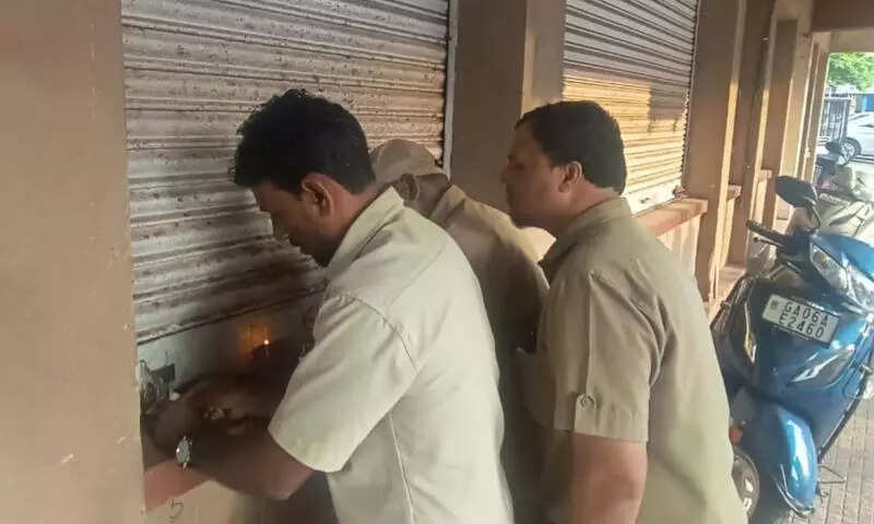 Mormugao civic body seals 2 bank premises for rent default