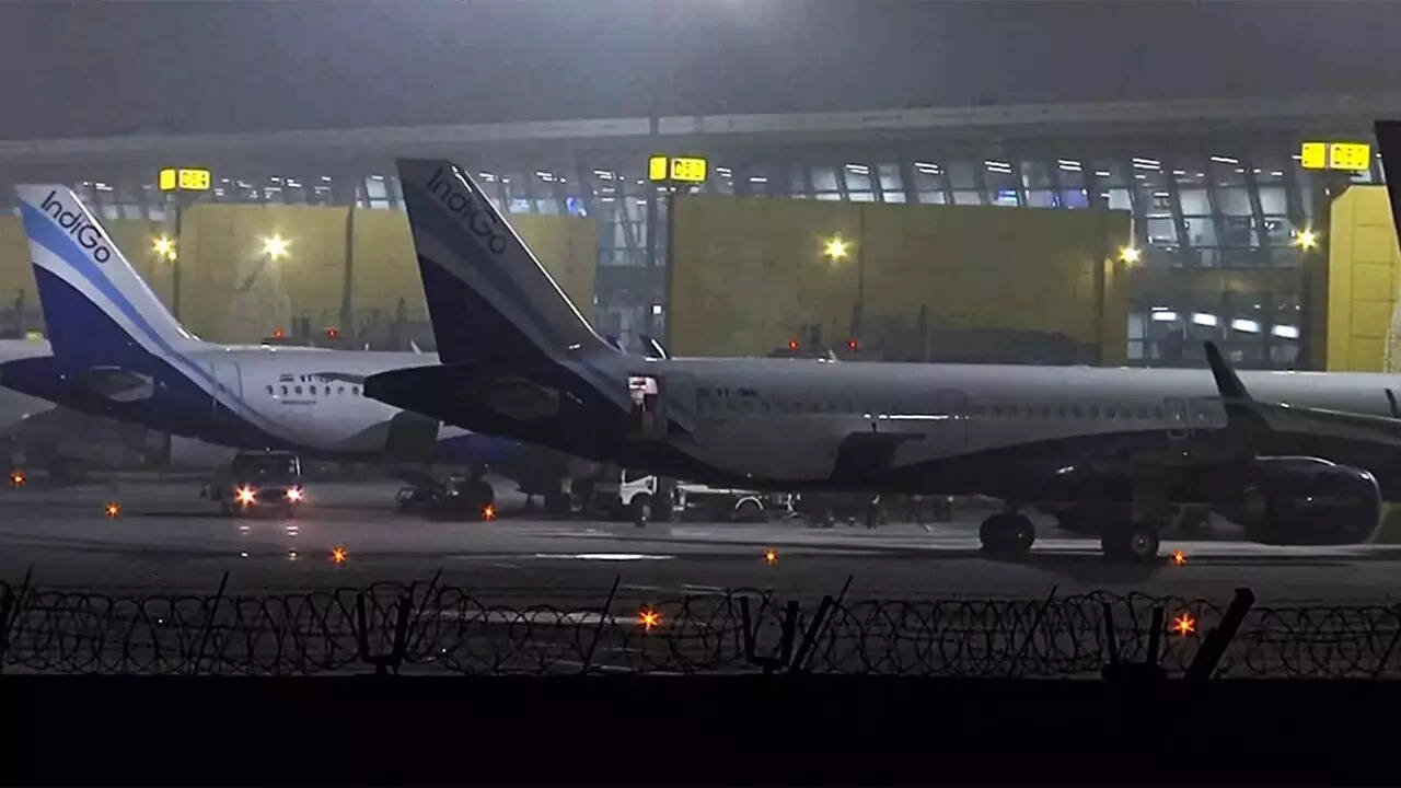 500+ flights cancelled: Amid IndiGo chaos, delays mount, queues swell at Delhi Airport; advisory issued